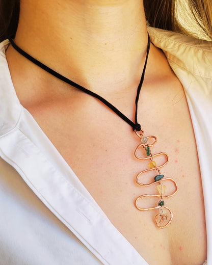 COLLANA PIETRE E PERLINE VERDI